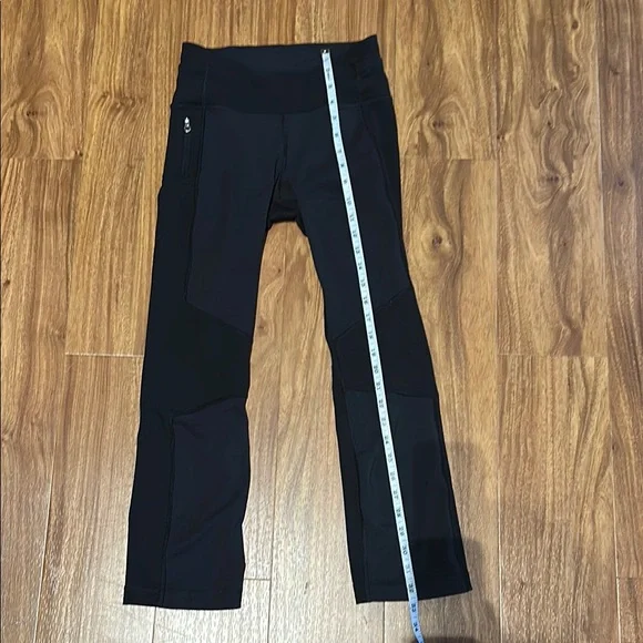 Lululemon crop atheltic pants with zip pocket - Picture 6 of 11